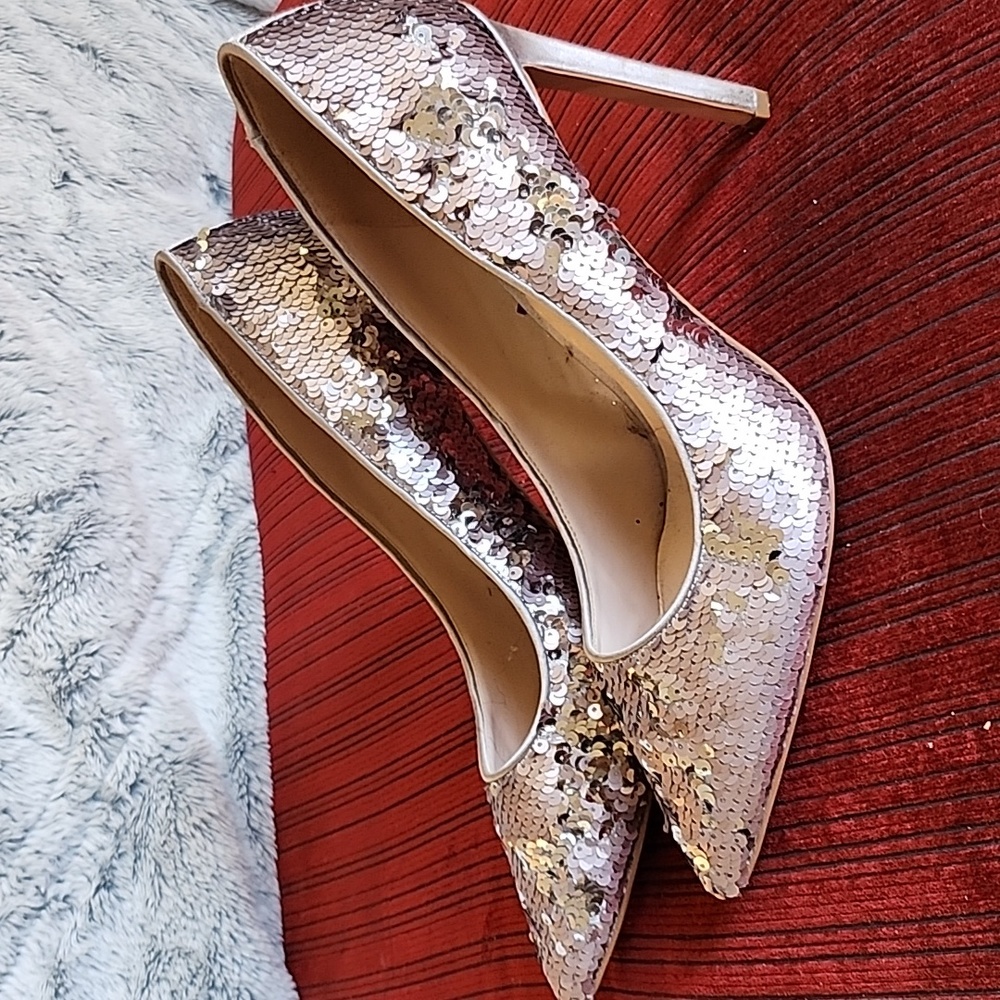 Shoes - Picture 2 of 7